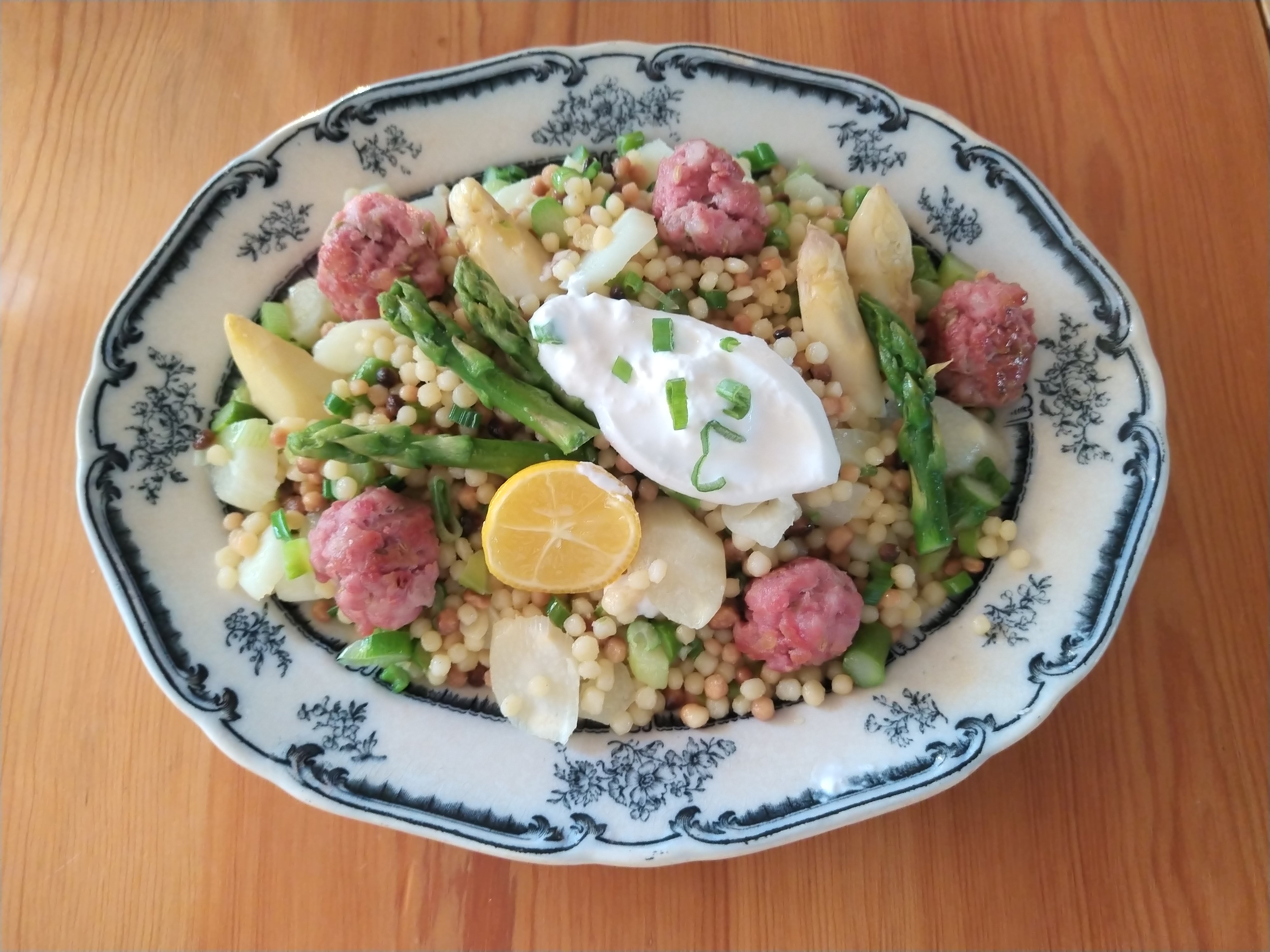 Fregola-Sarda mit Spargel und Salsicce